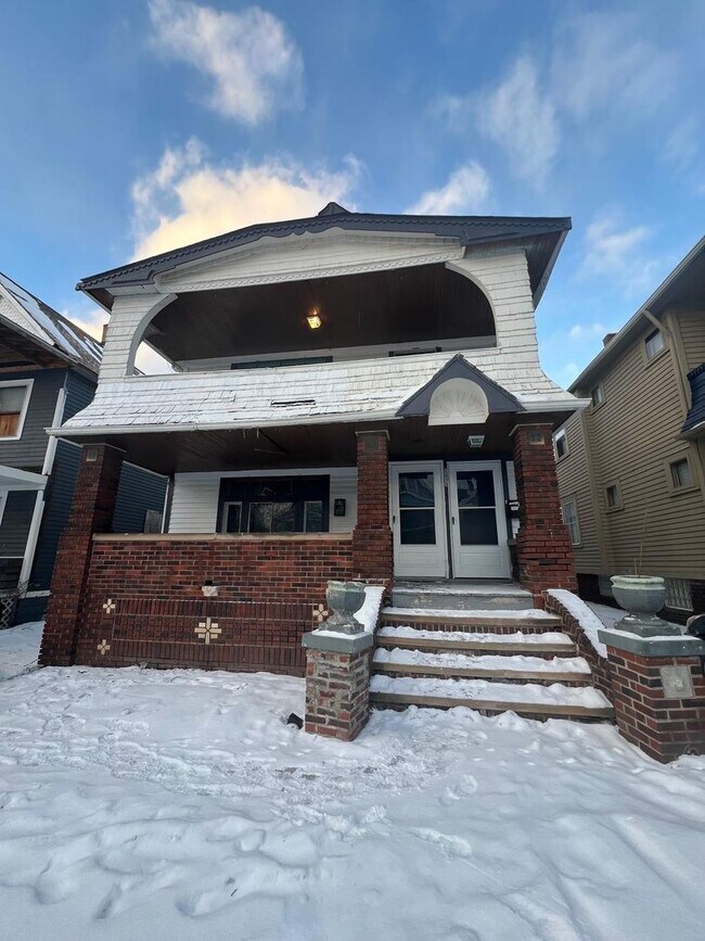 Building Photo - 9913 Mt Auburn Ave