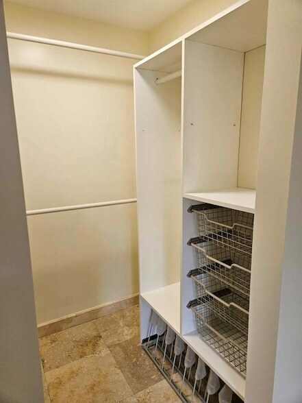 Building Photo - 851 Lyons Rd