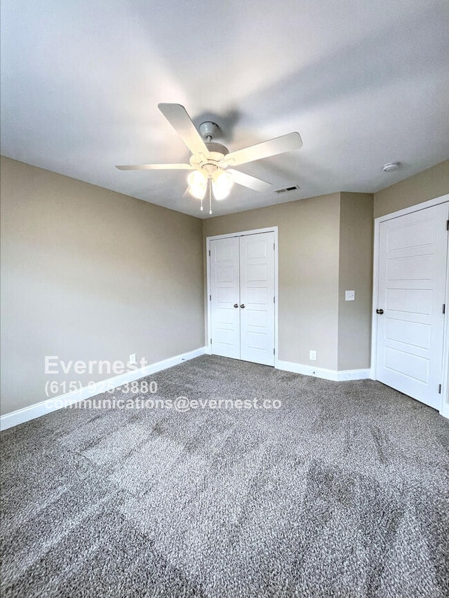 Building Photo - Spacious 4-Bedroom Home with Modern Comfor...