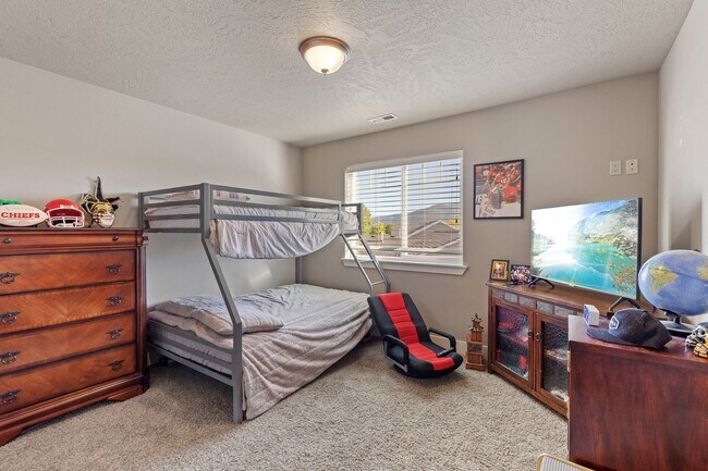 Building Photo - Beautiful, Executive  Home on Cul de Sac i...