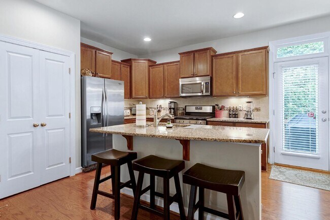Building Photo - 2414 Pecan Ridge Way