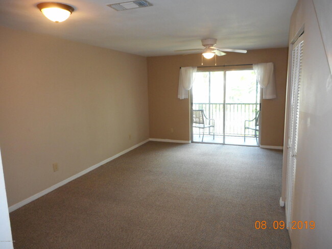 Building Photo - 1010 Pine Tree Dr