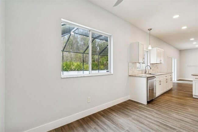 Building Photo - 18154 Sandy Pointe Dr