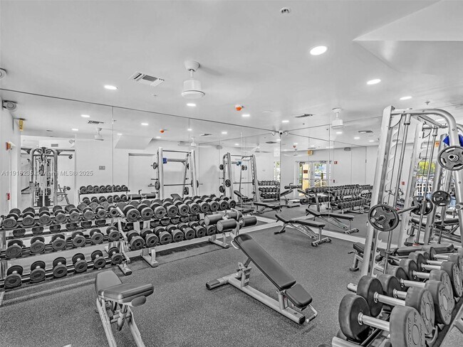 Building Photo - 3370 Hidden Bay Dr