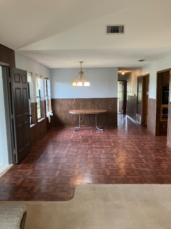 Building Photo - 425 Private Rd 816