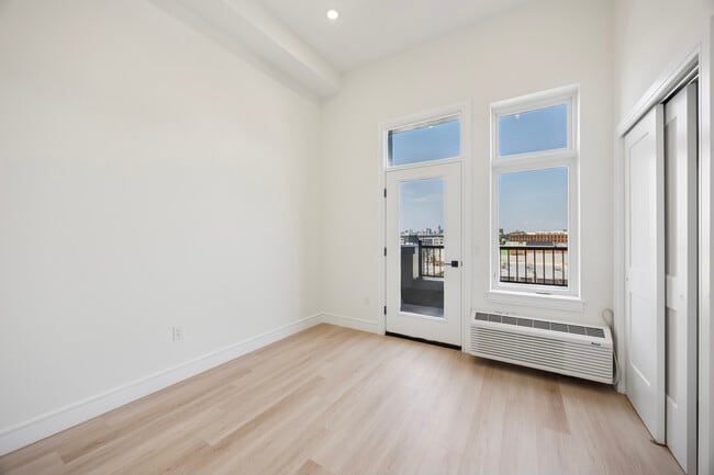 Floorplan - 2560 Jasper St,