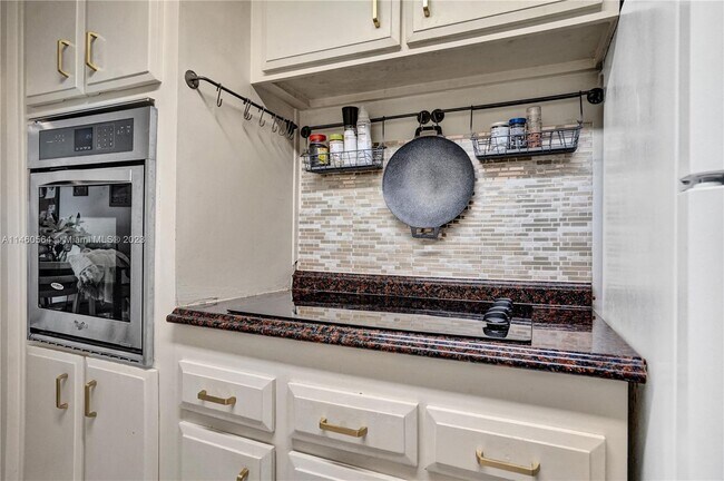 Building Photo - 2451 Brickell Ave