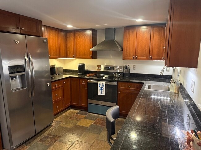 Building Photo - 26 Summer St