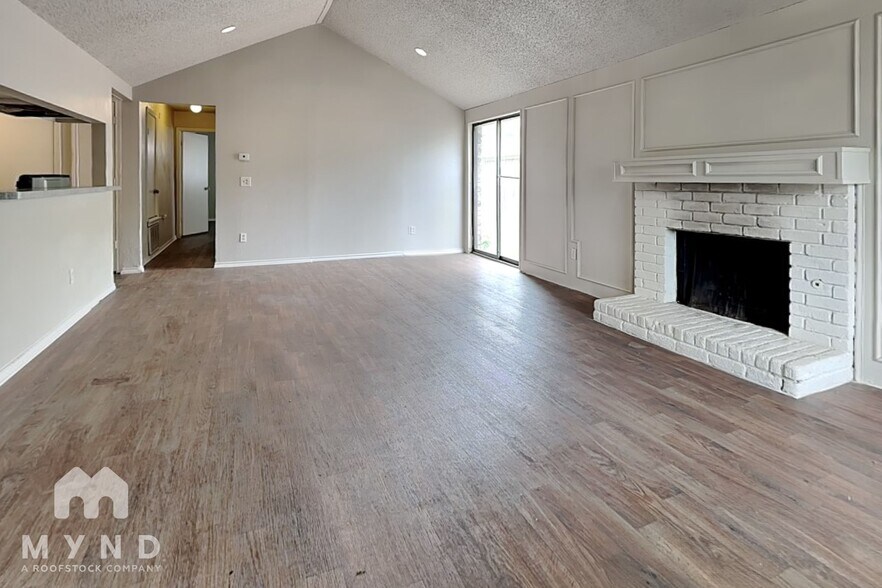 Building Photo - 11837 Garden Terrace Dr