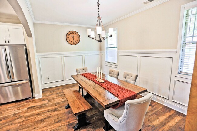Building Photo - 1328 Black Oak Cir