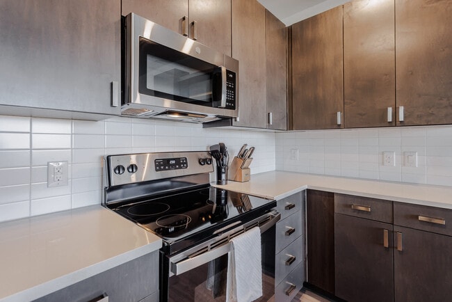 Building Photo - 228 Pike St