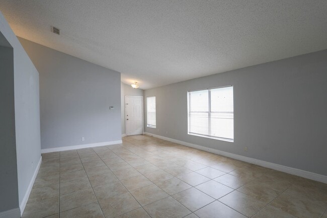 Building Photo - 647 Falling Oak Cove