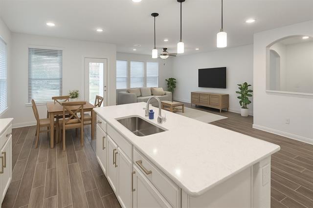 Building Photo - 1604 Sawyer Dr