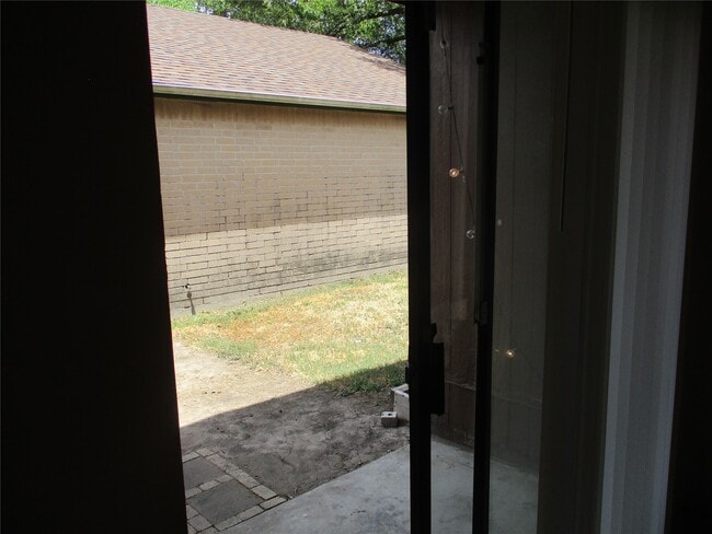 Building Photo - 7610 Lemma Dr