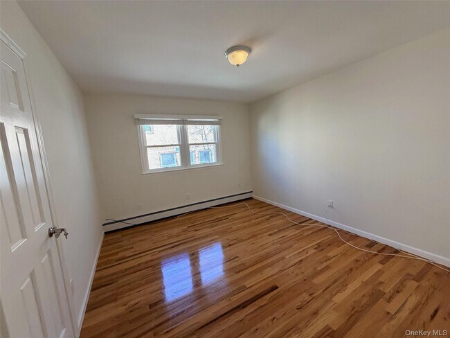 Building Photo - 86-79 Palo Alto St