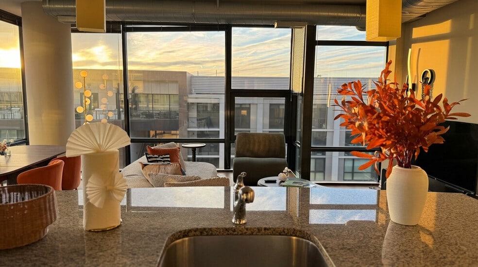 Building Photo - 1901 9th St NW