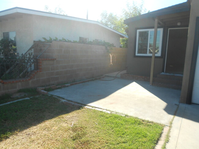 Primary Photo - **2 Bedroom 1 Bath Home in Norwalk**