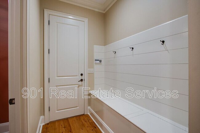 Building Photo - 3549 Lily Ln
