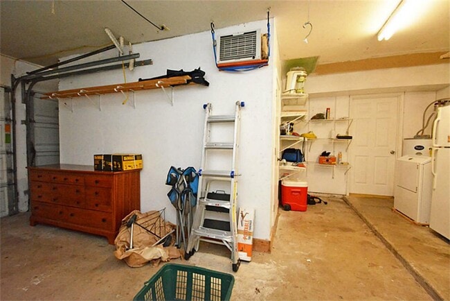 Building Photo - 2523 Coopers Post Ln