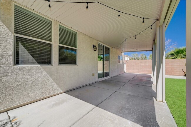 Building Photo - 5033 Apache Valley Ave