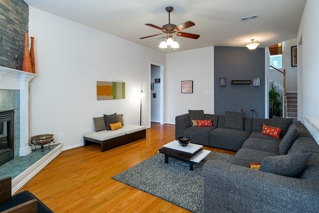 Building Photo - 7712 Brookview Ct