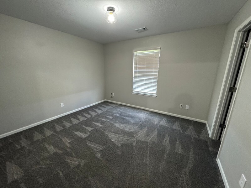 Building Photo - 1322 Dogwood St
