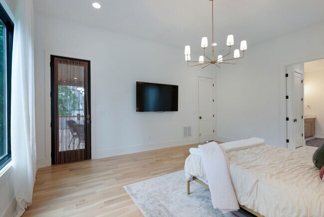 Building Photo - 3733 Estes Rd