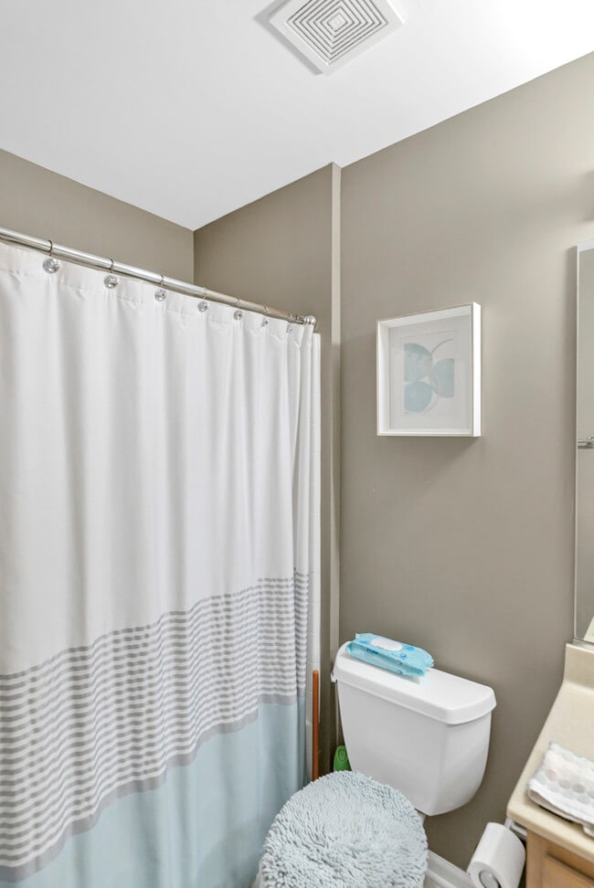 Building Photo - 1263 Tamarack Dr