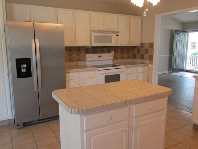 Building Photo - 2208 Seaford Dr