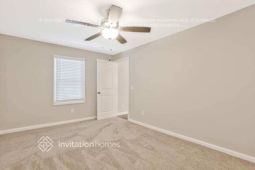 Building Photo - 2354 Beverly Ln