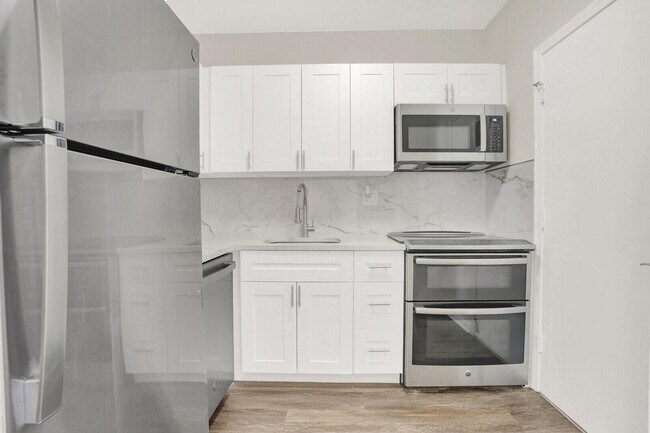 Building Photo - 299 SW 7th St