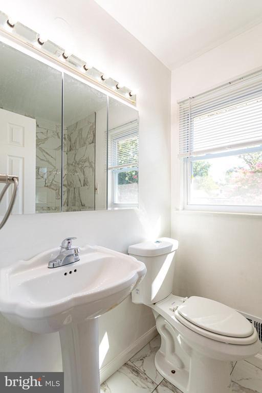 Building Photo - 4203 Lyons St