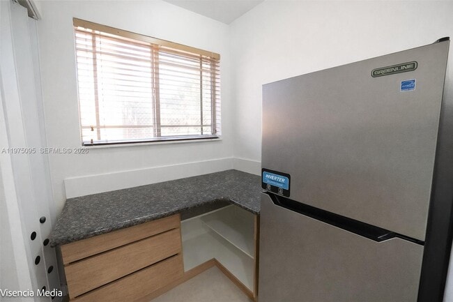 Building Photo - 783 W 78th St