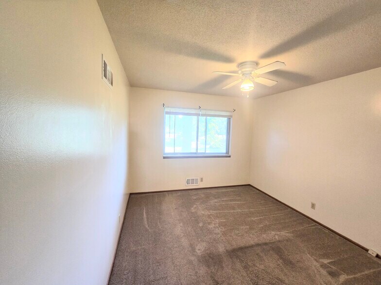 Bedroom #2 View #1 - 3405 S Oxford Ave
