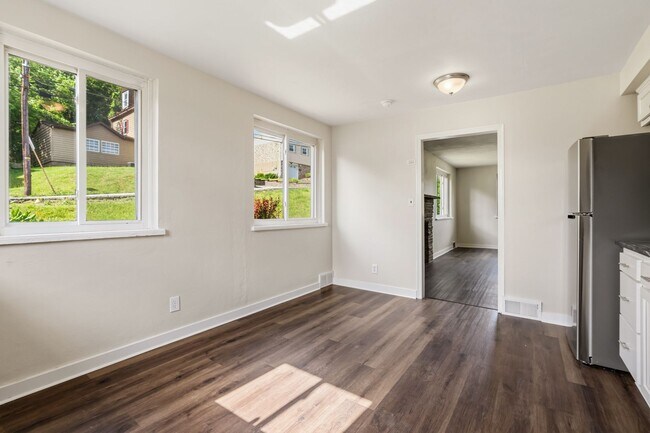 Building Photo - Unbeatable 4 bedroom in Penn Hills available now!