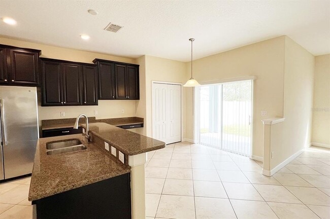 Building Photo - 1604 Thetford Cir