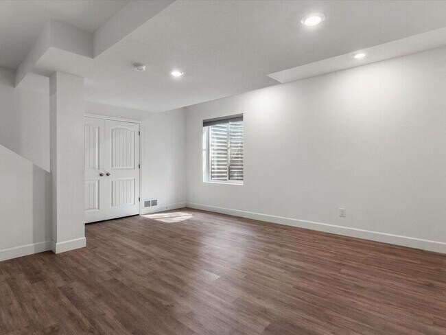 Building Photo - 8971 E 59th Pl