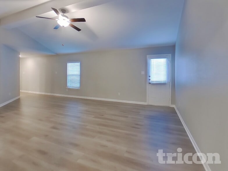 Building Photo - 23048 Shakespeare Dr