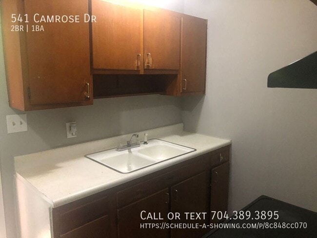 Building Photo - 541 Camrose Dr