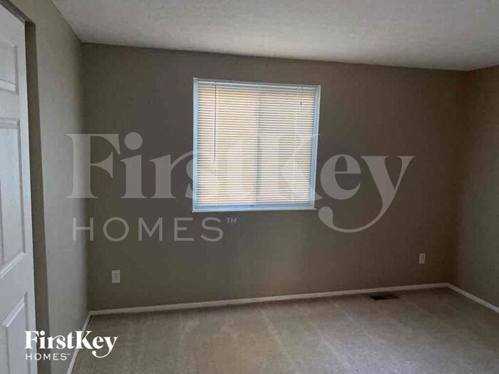 Building Photo - 815 Mcdonell Dr