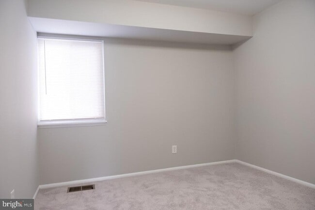 Building Photo - 1640 Westwind Way