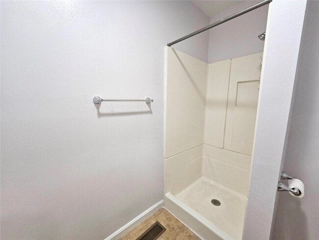 Building Photo - 221 N High St