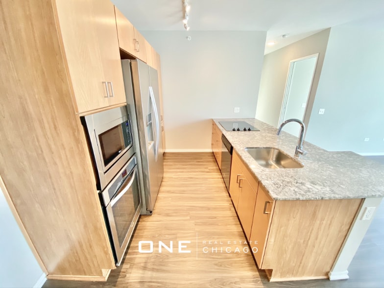 Building Photo - 190 E Illinois St