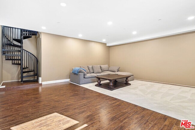 Building Photo - 4182 Irving Pl