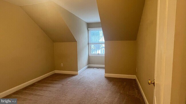 Building Photo - 67 Highpoint Dr