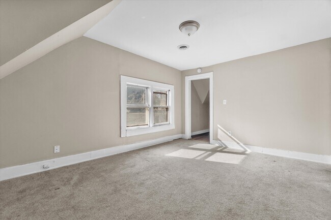 Building Photo - 26th St Milwaukee Duplex