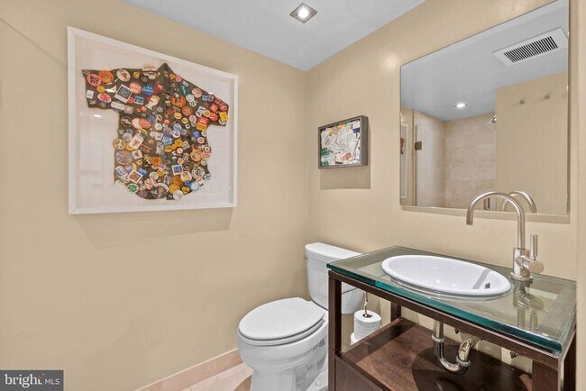 Building Photo - 1401 17th St NW