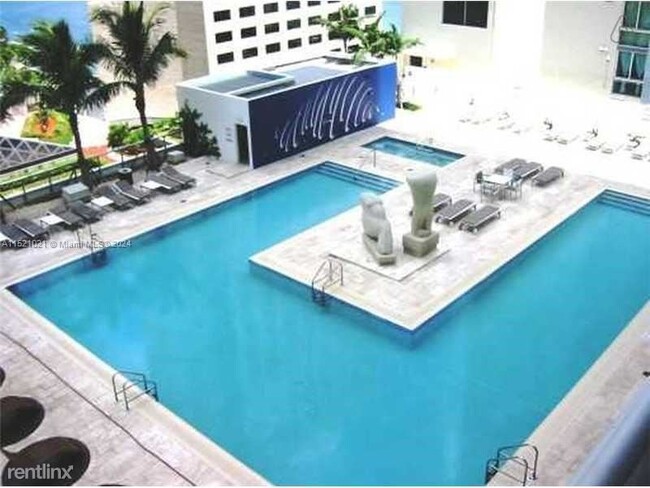 Building Photo - 2 br, 2 bath Condo - 335 S Biscayne Blvd A...