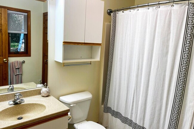 Building Photo - 66 Paquette Dr