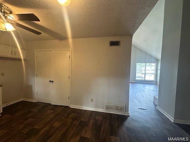Building Photo - 30 Rosewood Ct